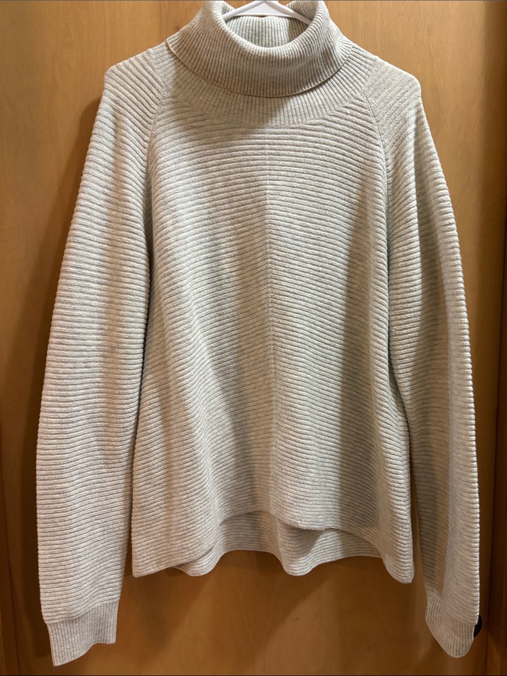 KUHL - Solace Sweater Women Medium White Turtleneck Rib Knit Raglan Pullover!!